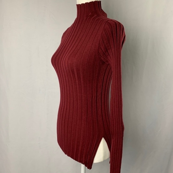 𝅺✨NEW✨ Soft Burgundy Sweater - Picture 3 of 3